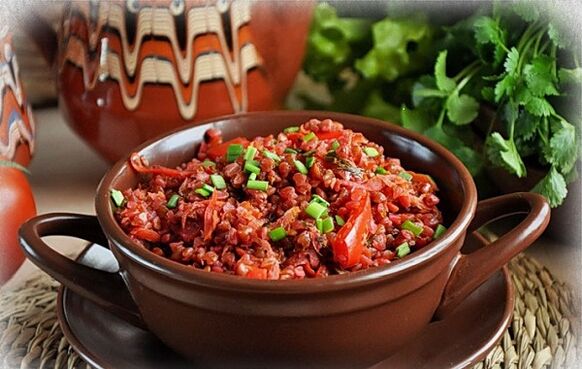 Trigo sarraceno con verduras nunha pota