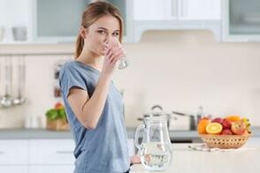 Beber auga pura nunha dieta de bebida