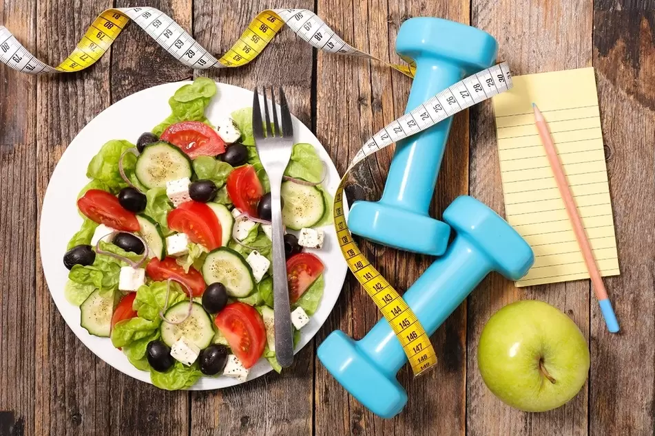 Unha dieta hipocalórica na dieta Favorita, xunto co adestramento, axudarache a perder peso de forma eficaz