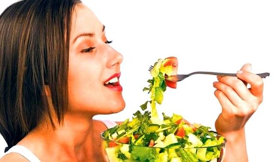 comer ensalada de verduras para adelgazar