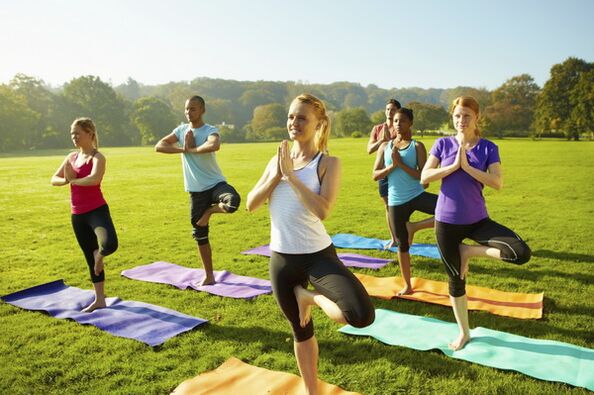 Clases de ioga coa finalidade de adelgazar e mellorar a saúde de todo o corpo