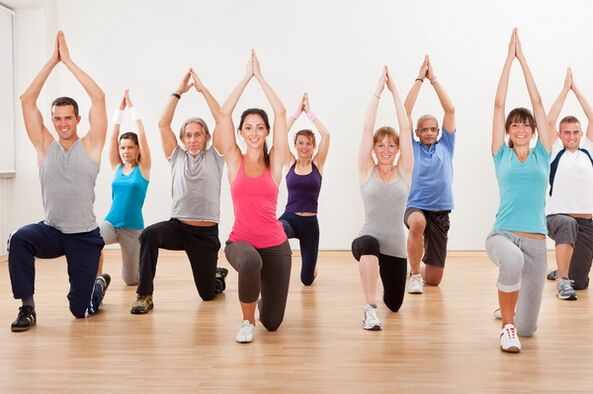 O ioga clásico para principiantes é mellor dominado nas clases en grupo